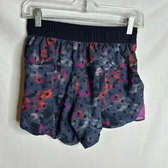 Lululemon Colorful Polkadot High  Rise Reversible Shorts 4" - Picture 5 of 7